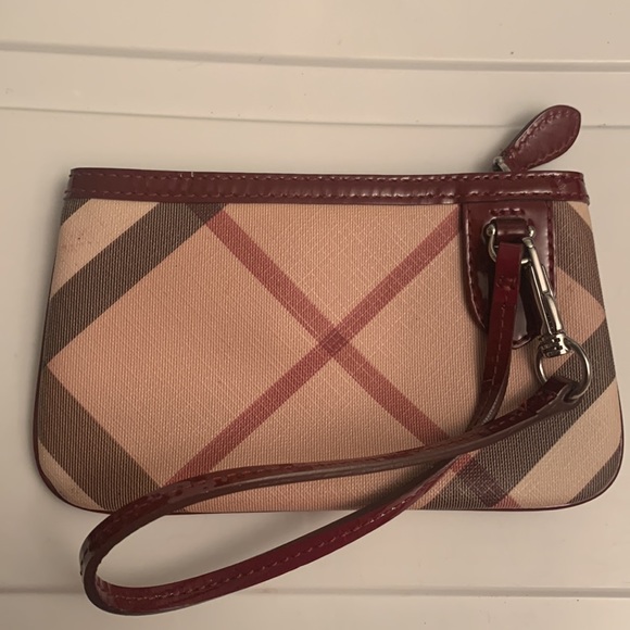 Burberry Nova Check Patent Burgundy leather Trim Wristlet Excellent Cond… - Picture 2 of 9
